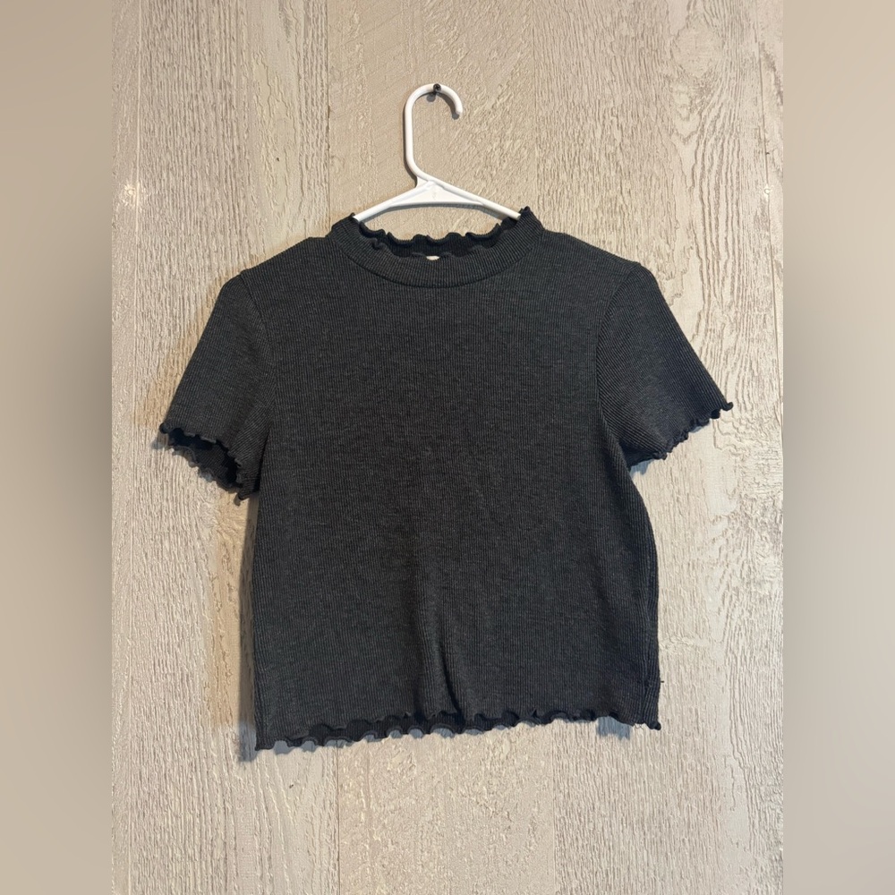 Cropped short sleeve turtleneck